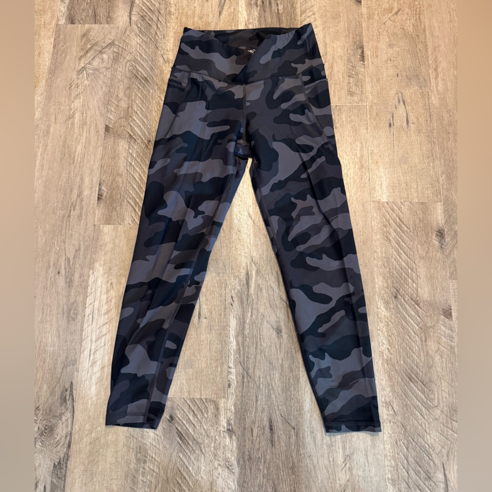 Old Navy Camouflage Leggings - Black and Gray